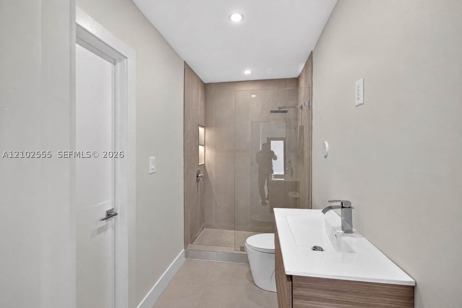 4752 SW 1st St, Miami FL 33134