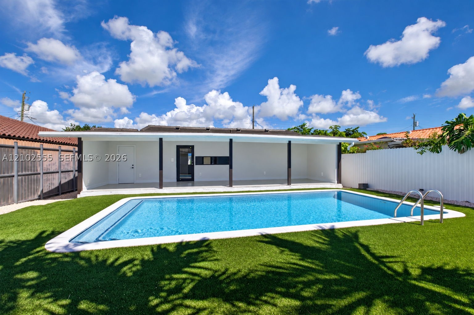 4752 SW 1st St, Miami FL 33134
