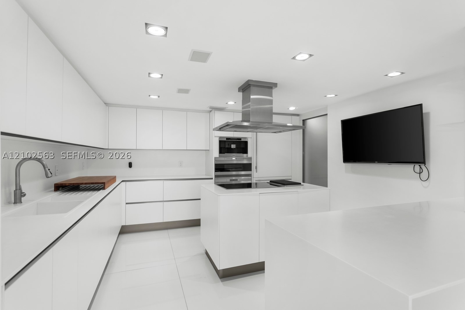 10155 Collins Ave #1210, Bal Harbour FL 33154