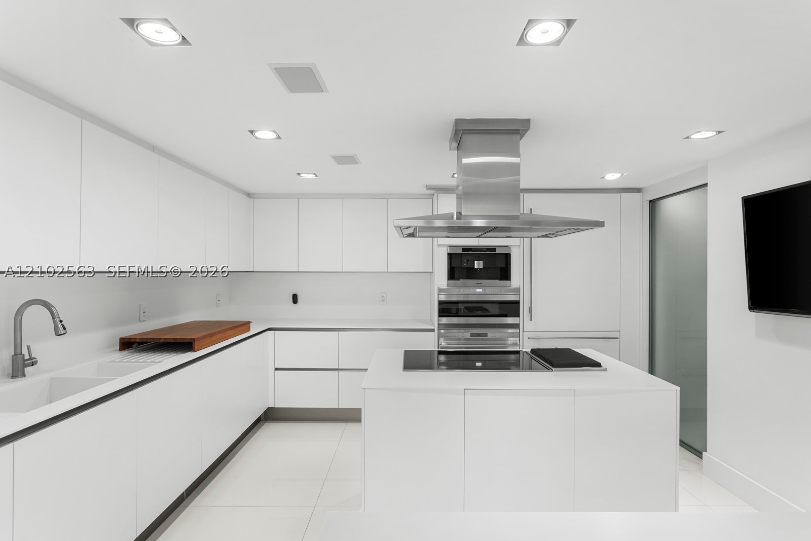 10155 Collins Ave #1210, Bal Harbour FL 33154