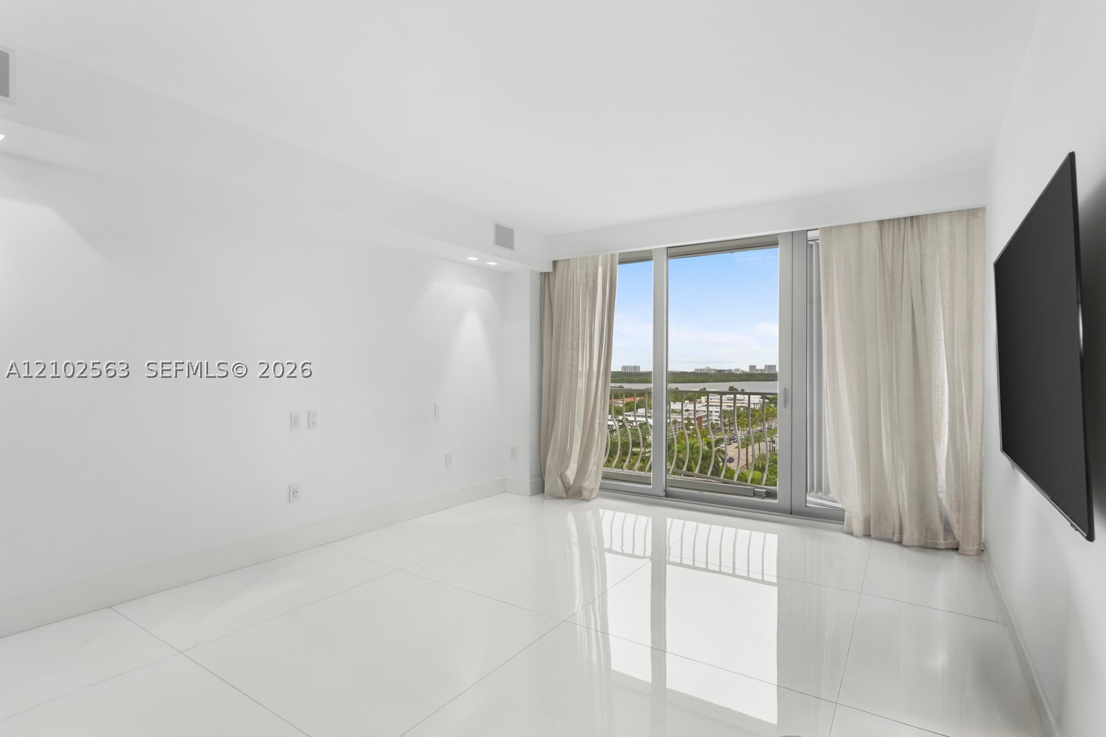 10155 Collins Ave #1210, Bal Harbour FL 33154