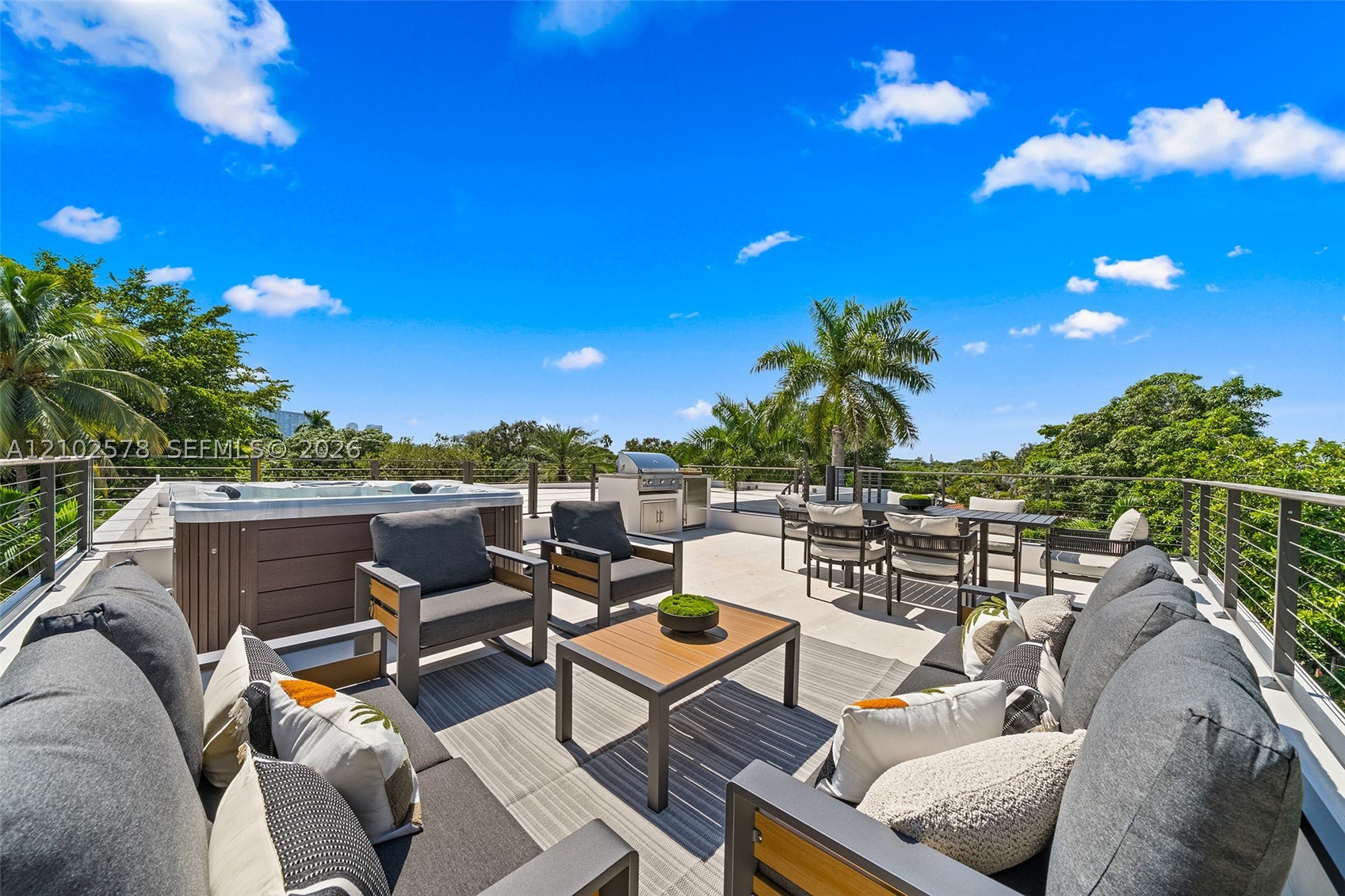 451 NE 52nd St, Miami FL 33137