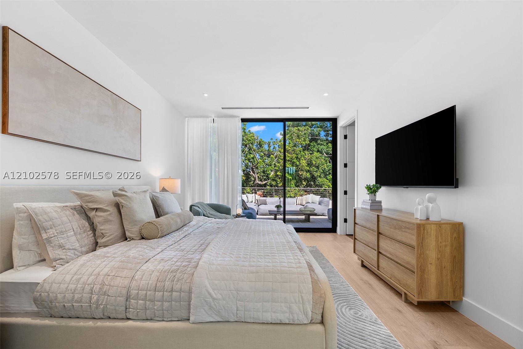 451 NE 52nd St, Miami FL 33137