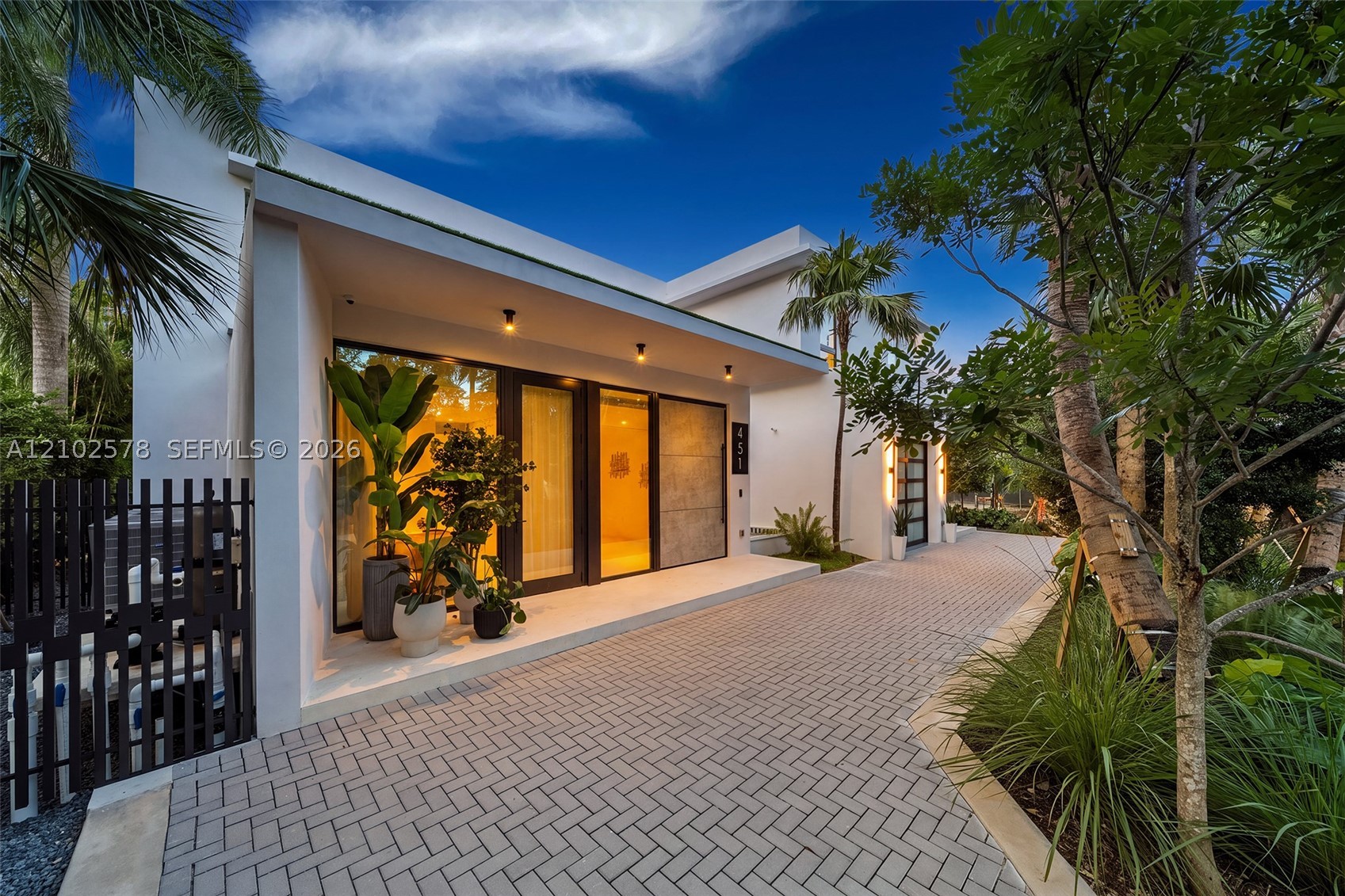 451 NE 52nd St, Miami FL 33137