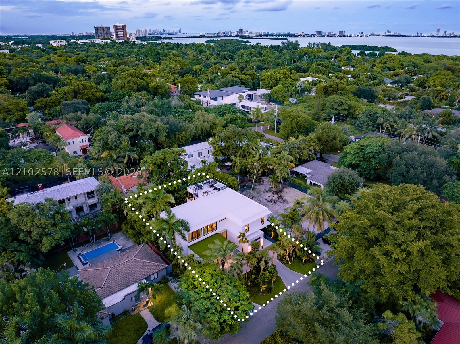 451 NE 52nd St, Miami FL 33137