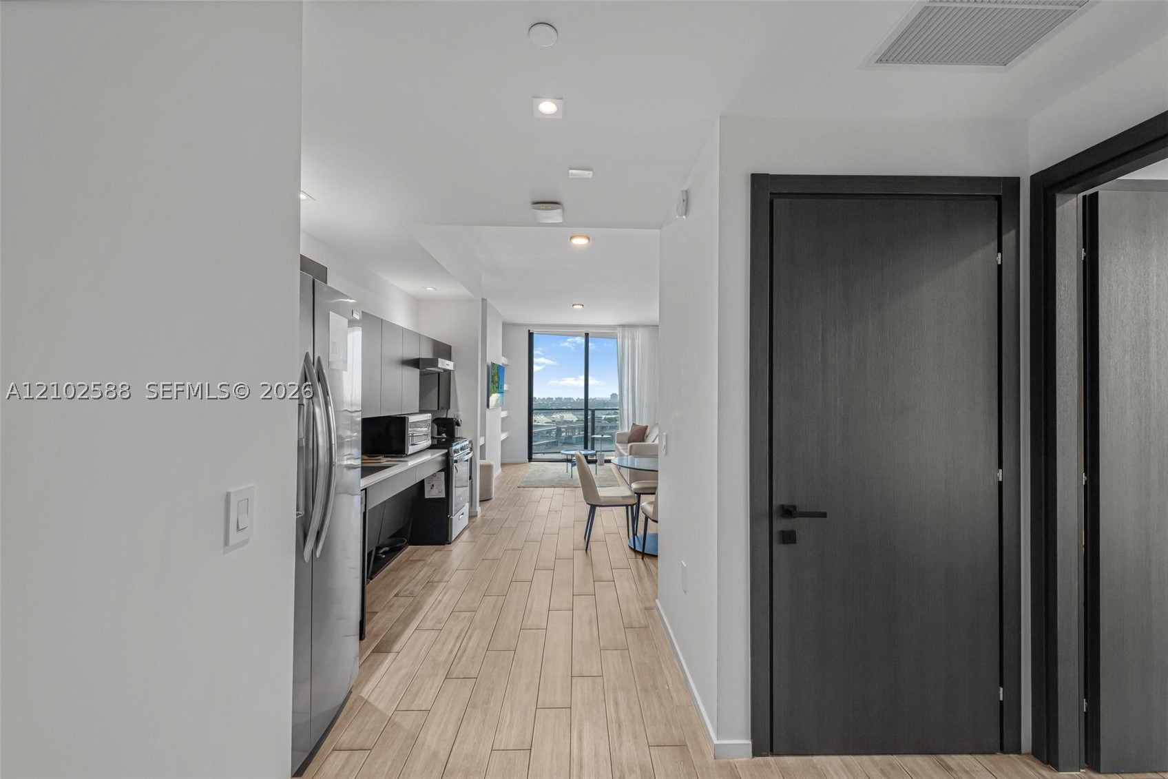 398 NE 5th St #1711, Miami FL 33132