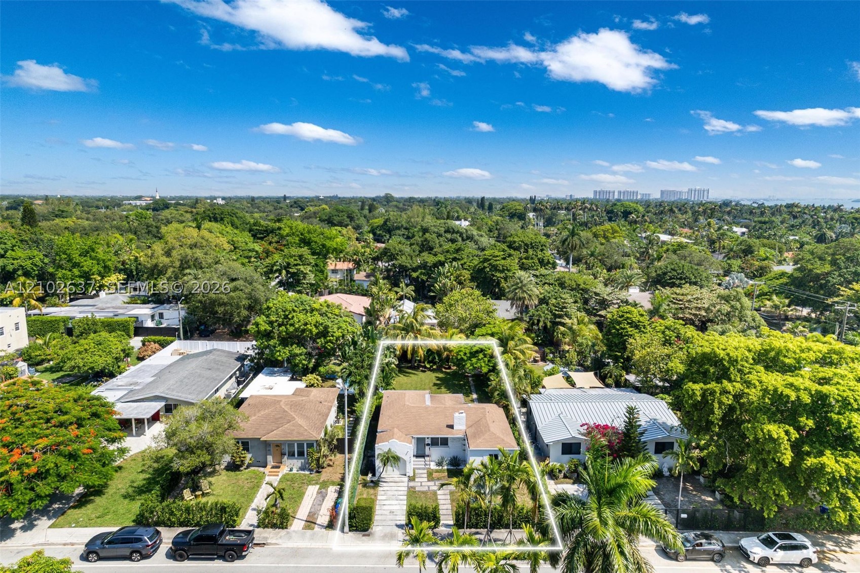 945 NE 82nd St, Miami FL 33138