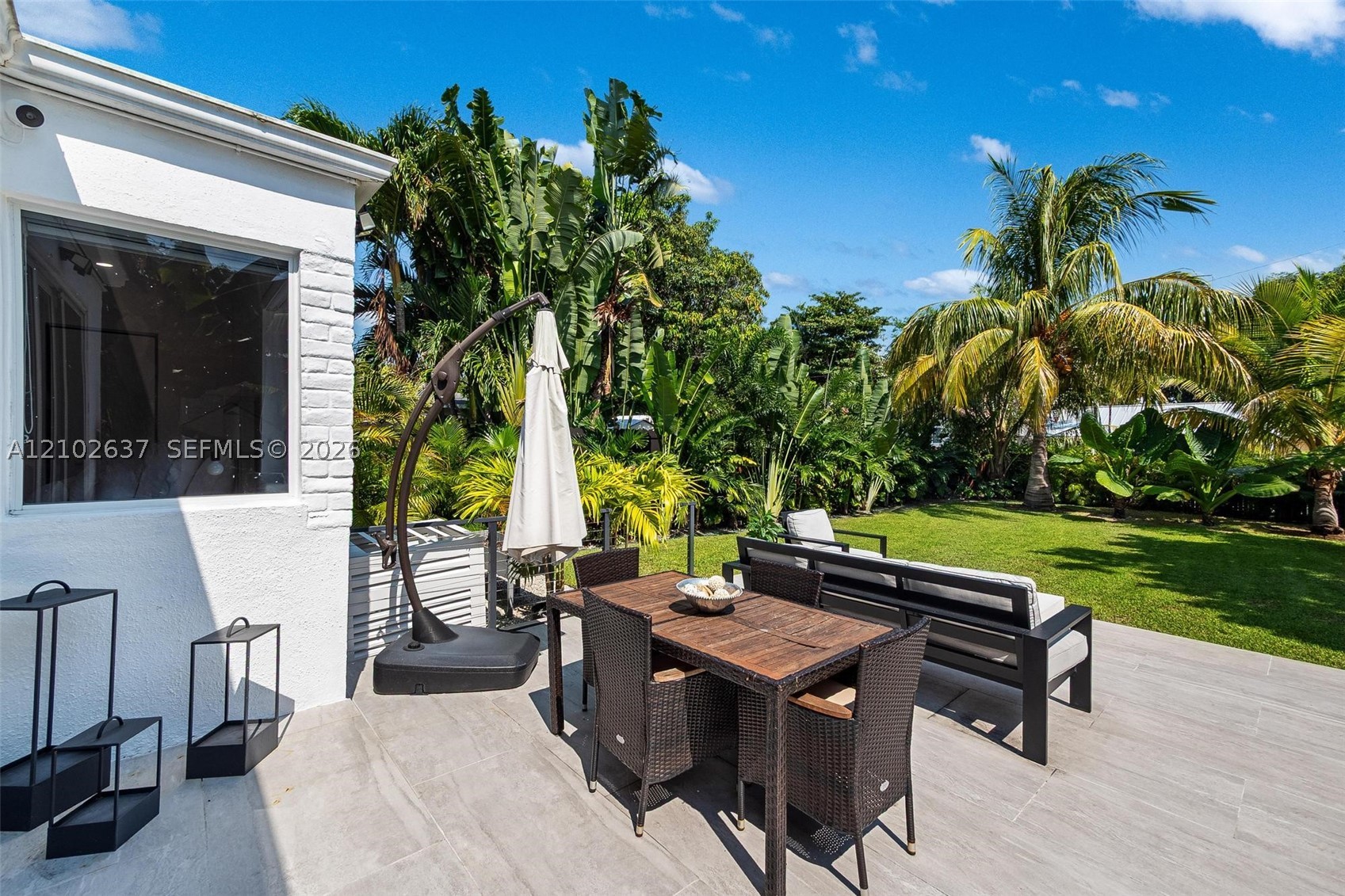 945 NE 82nd St, Miami FL 33138