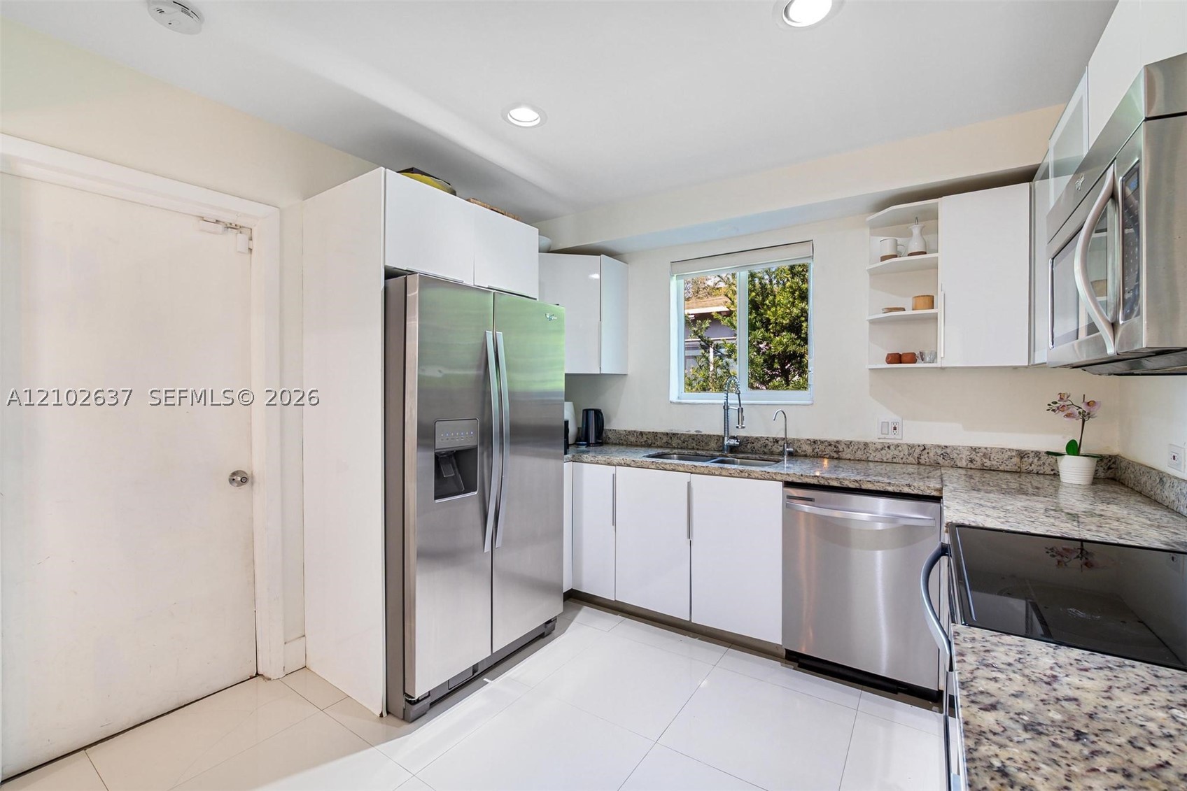 945 NE 82nd St, Miami FL 33138