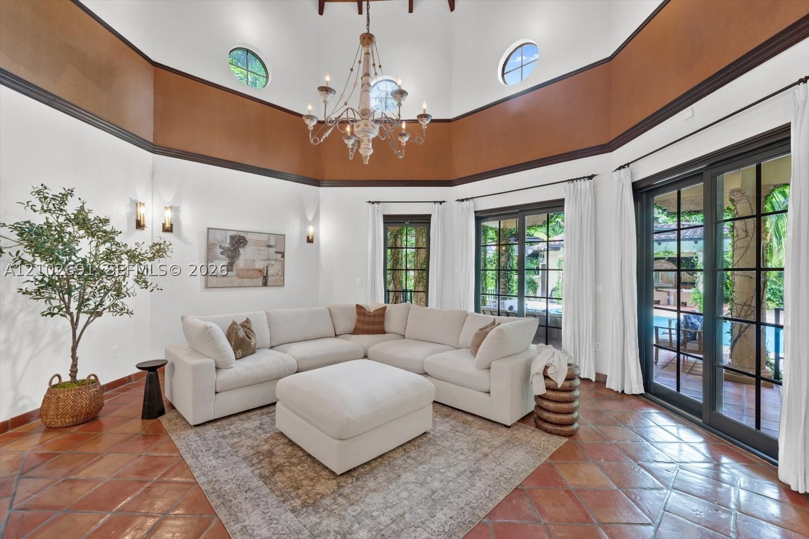 5746 SW 100th St, Pinecrest FL 33156