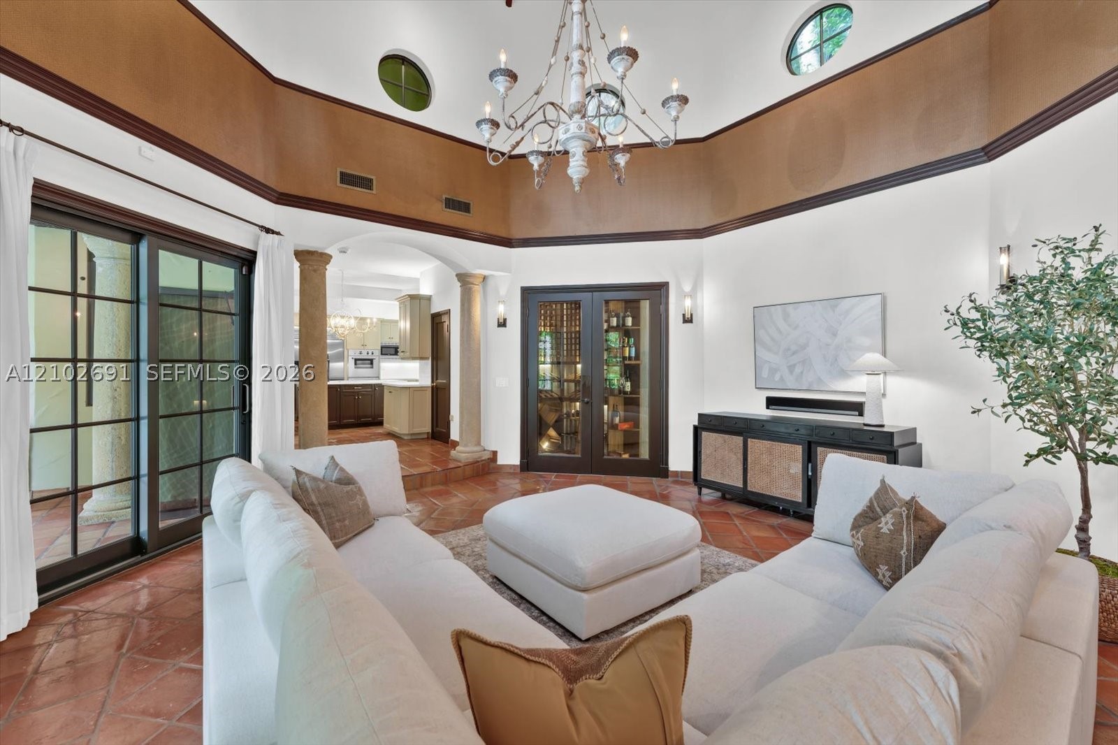 5746 SW 100th St, Pinecrest FL 33156