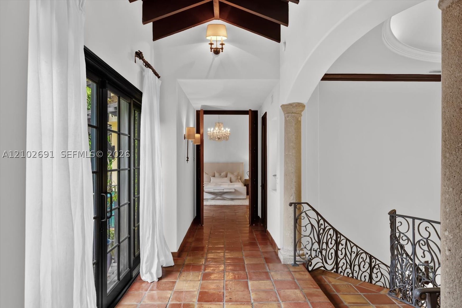 5746 SW 100th St, Pinecrest FL 33156