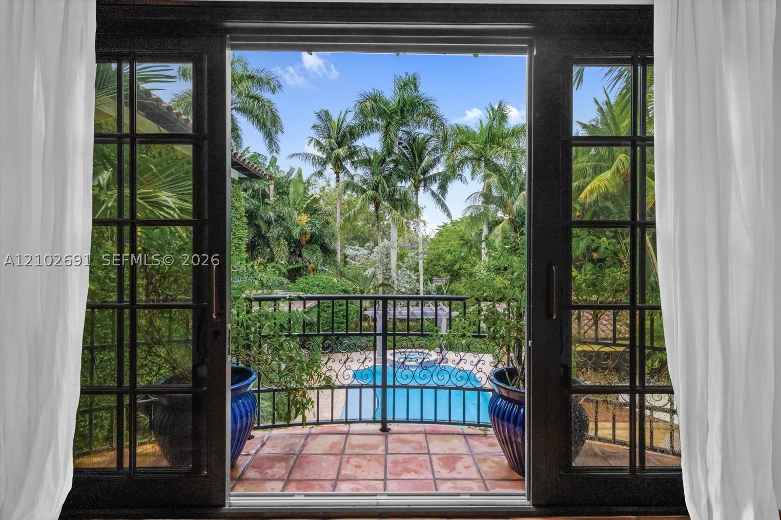 5746 SW 100th St, Pinecrest FL 33156