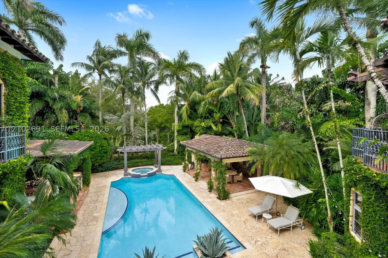 5746 SW 100th St, Pinecrest FL 33156
