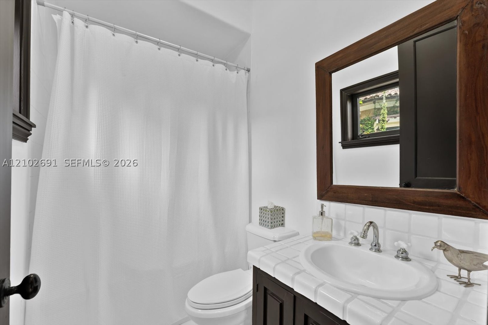 5746 SW 100th St, Pinecrest FL 33156