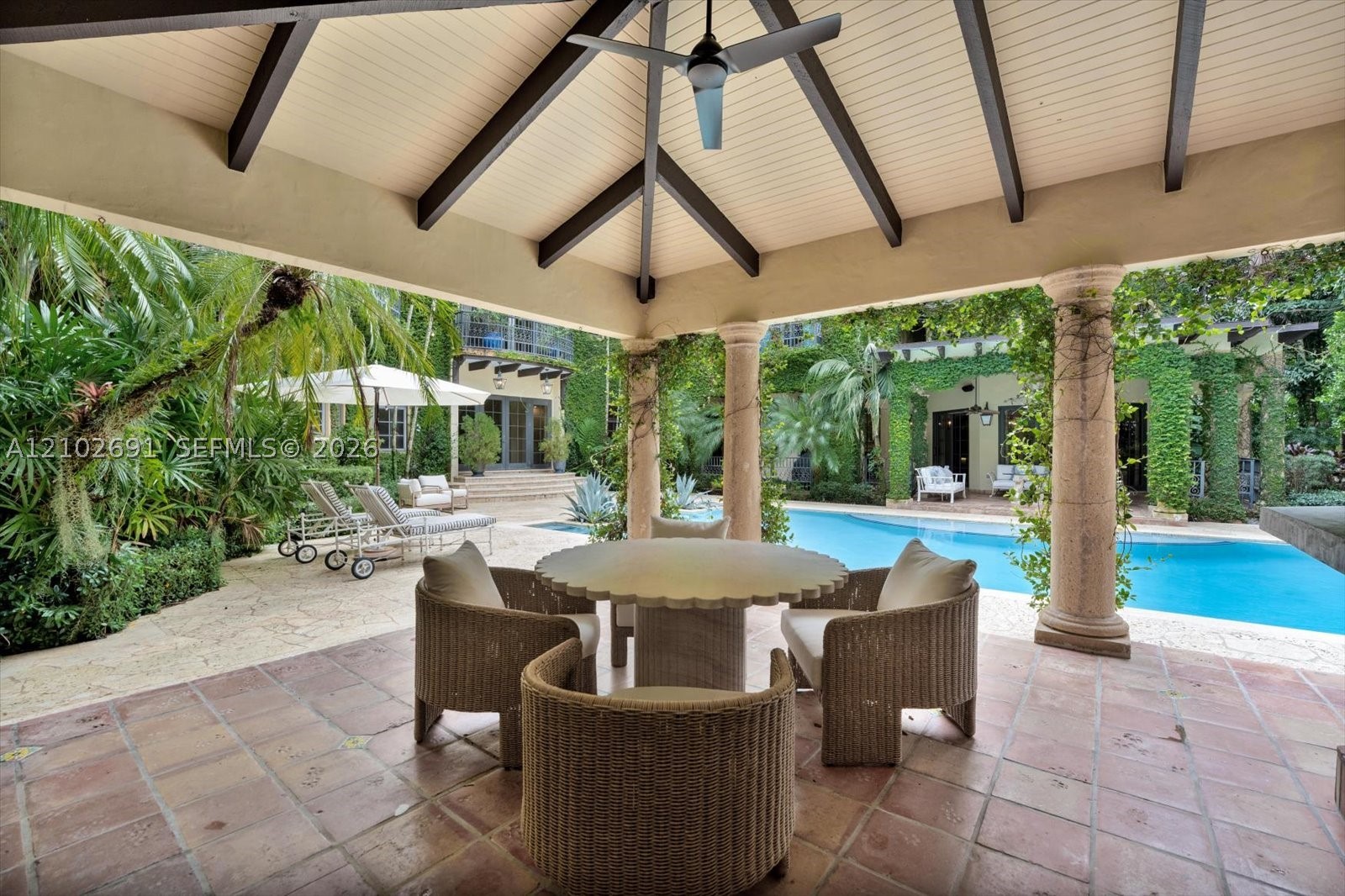 5746 SW 100th St, Pinecrest FL 33156