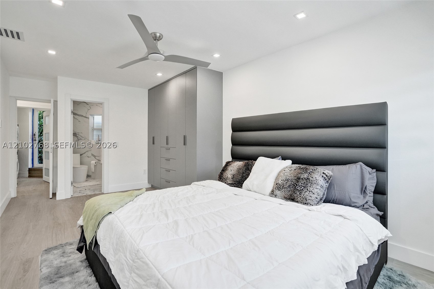 7640 Bayside Ln, Miami Beach FL 33141