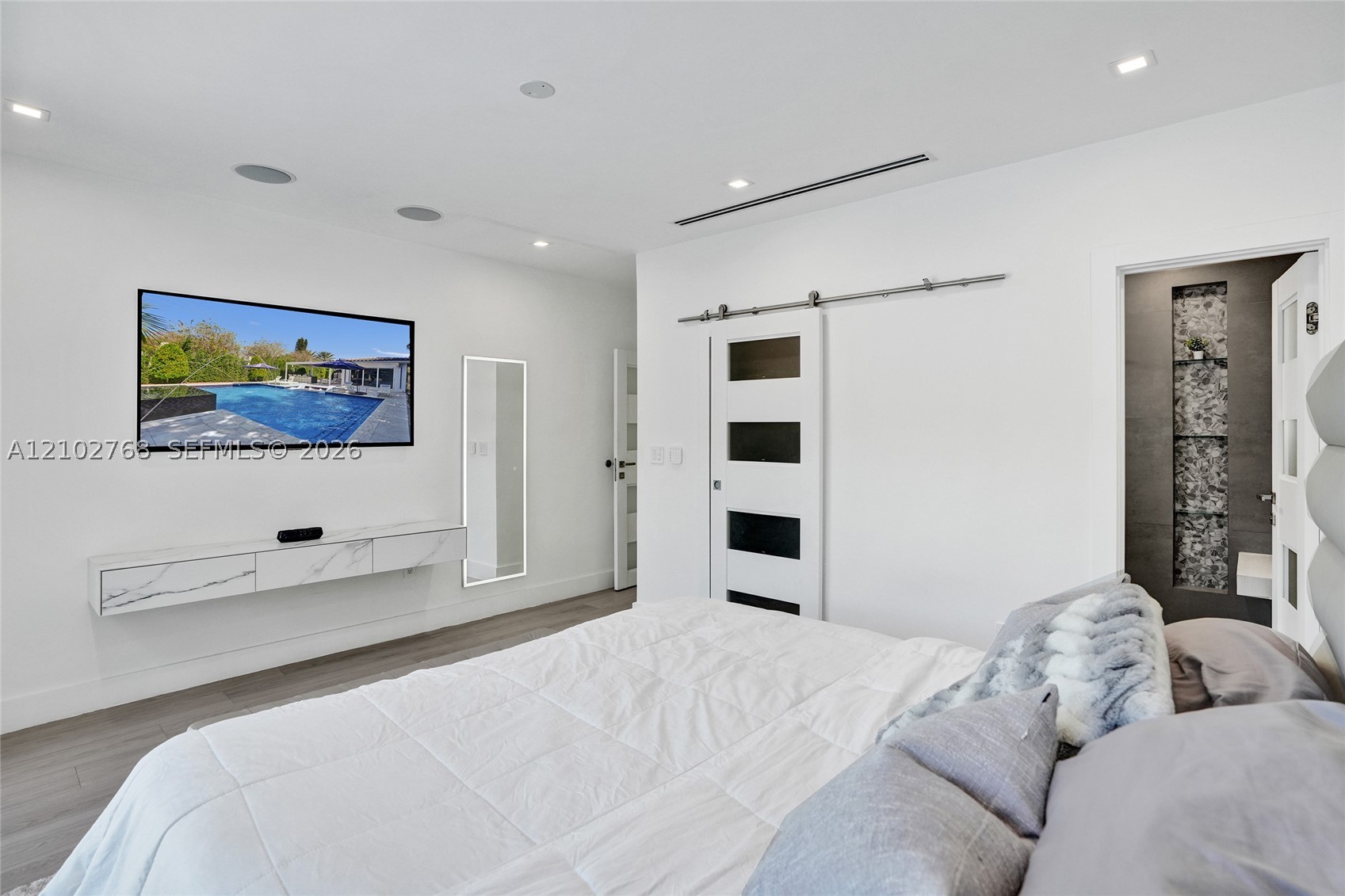 7640 Bayside Ln, Miami Beach FL 33141