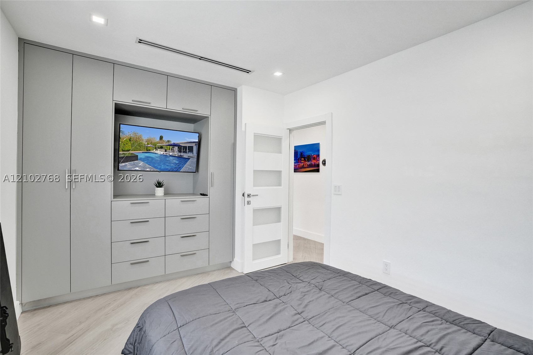 7640 Bayside Ln, Miami Beach FL 33141