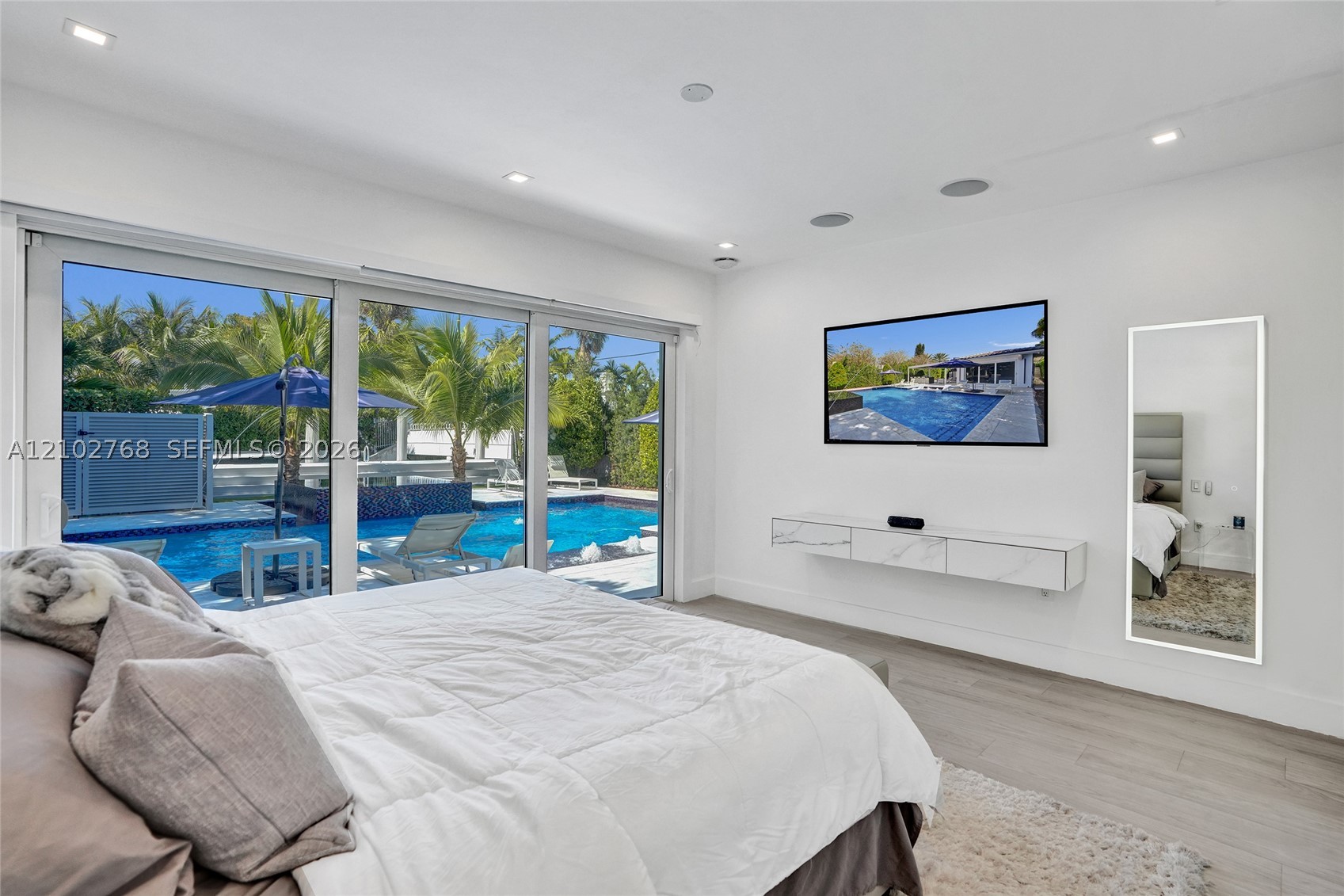 7640 Bayside Ln, Miami Beach FL 33141
