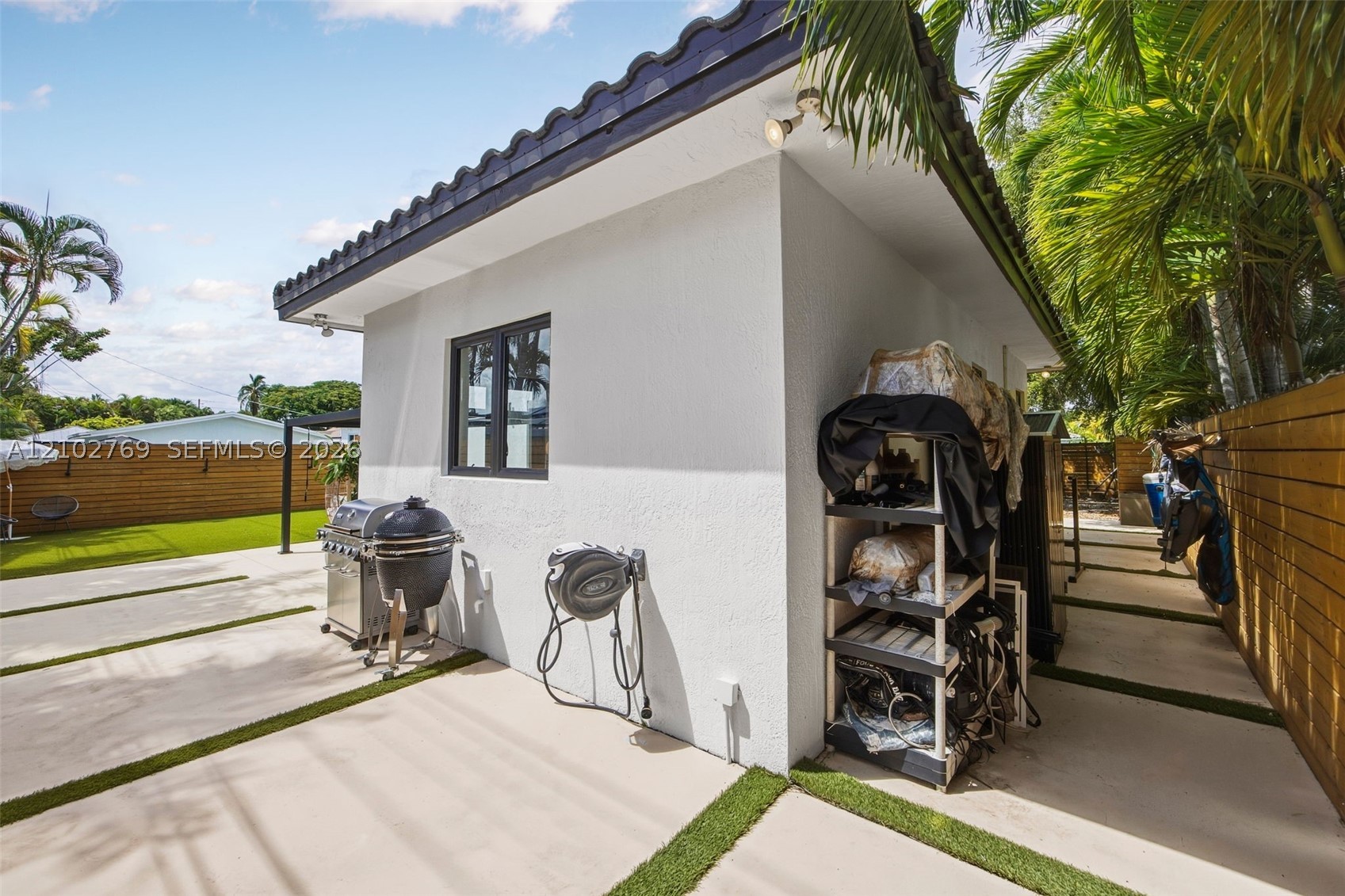 6434 SW 38th St, Miami FL 33155