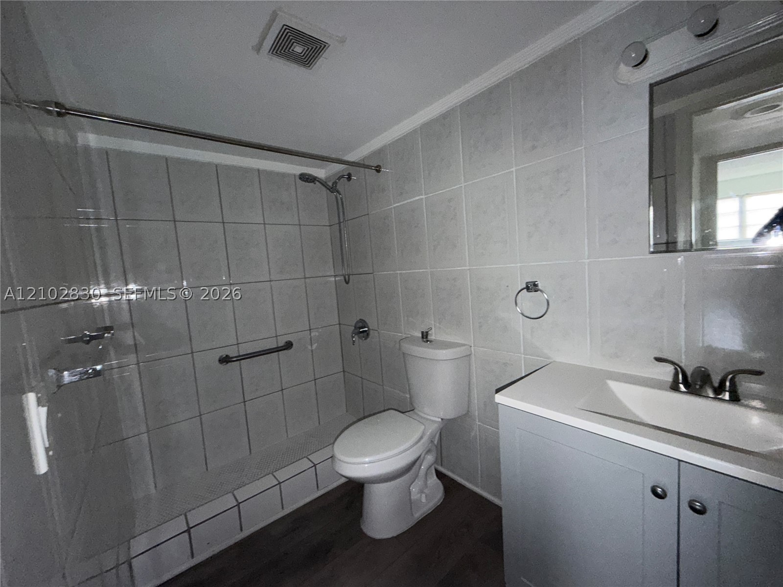300 NE 125th St #205, North Miami FL 33161