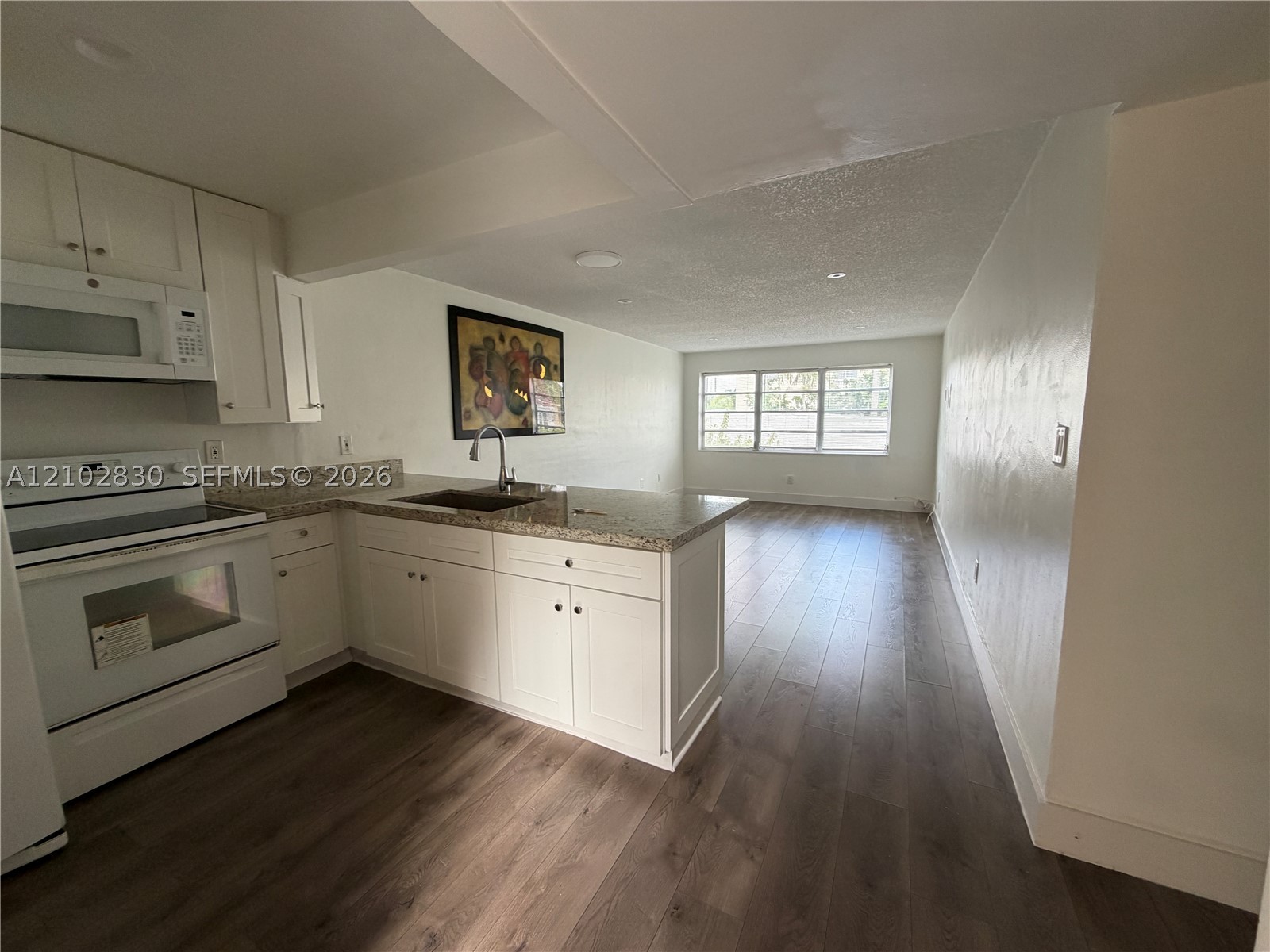 300 NE 125th St #205, North Miami FL 33161