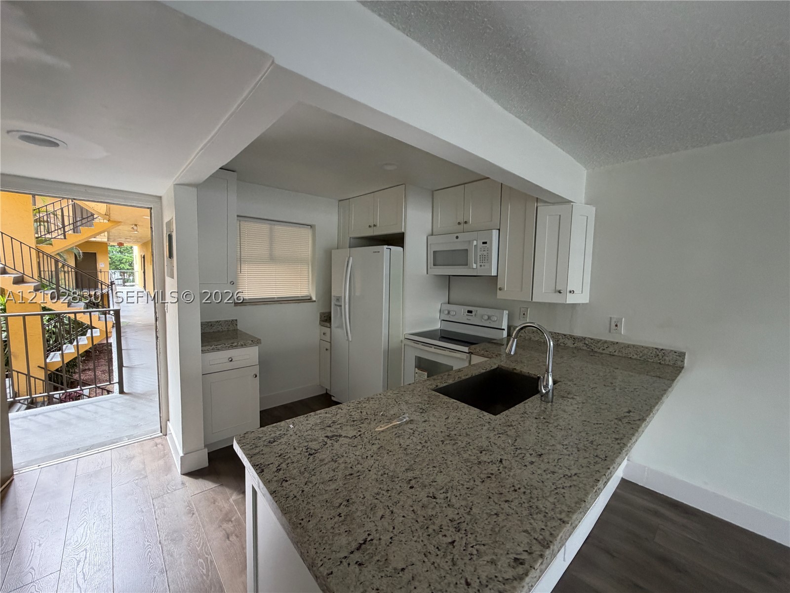 300 NE 125th St #205, North Miami FL 33161