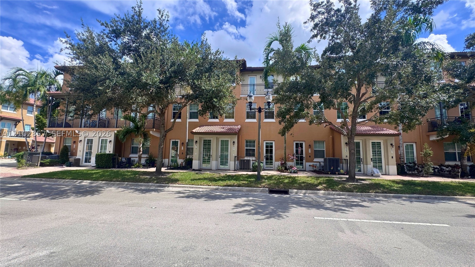 919 SW 147th Ave #2005, Pembroke Pines FL 33027