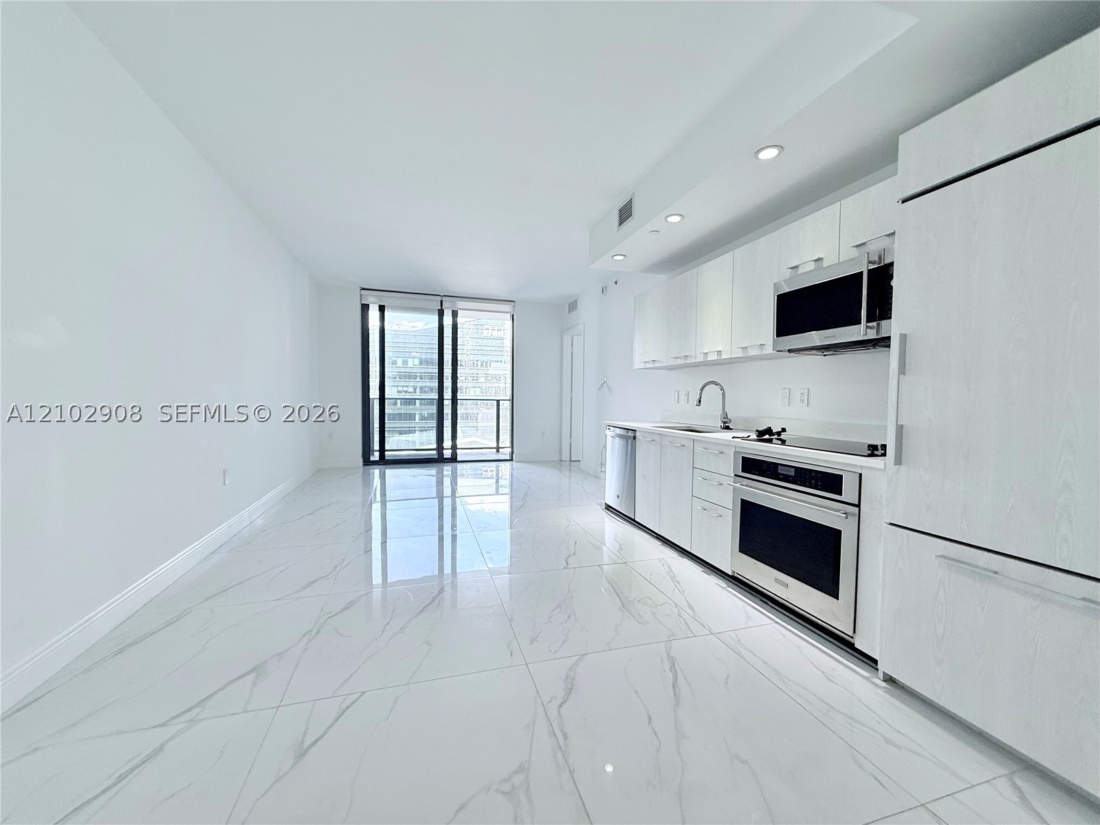 45 SW 9th St #1209, Miami FL 33130