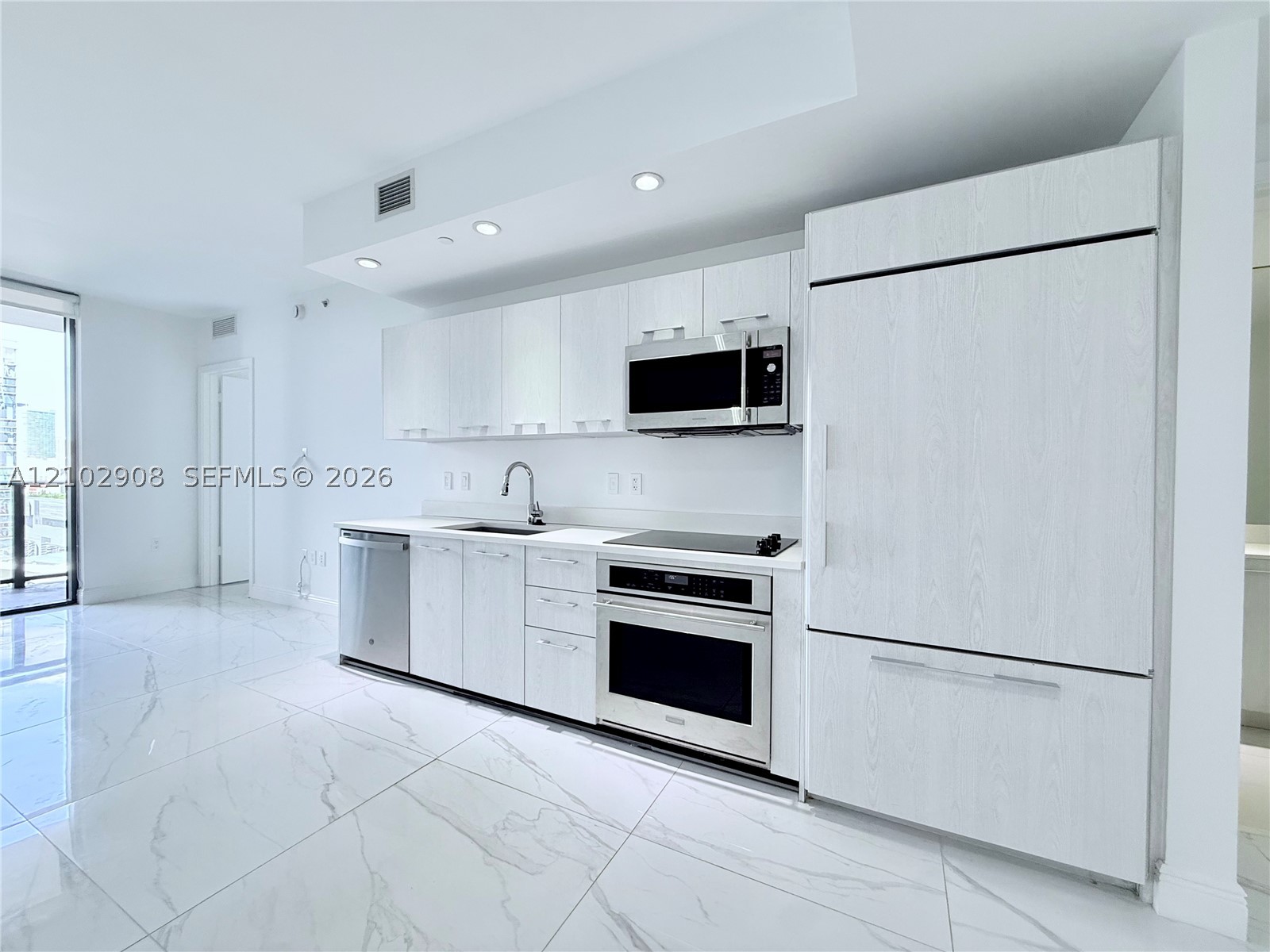 45 SW 9th St #1209, Miami FL 33130