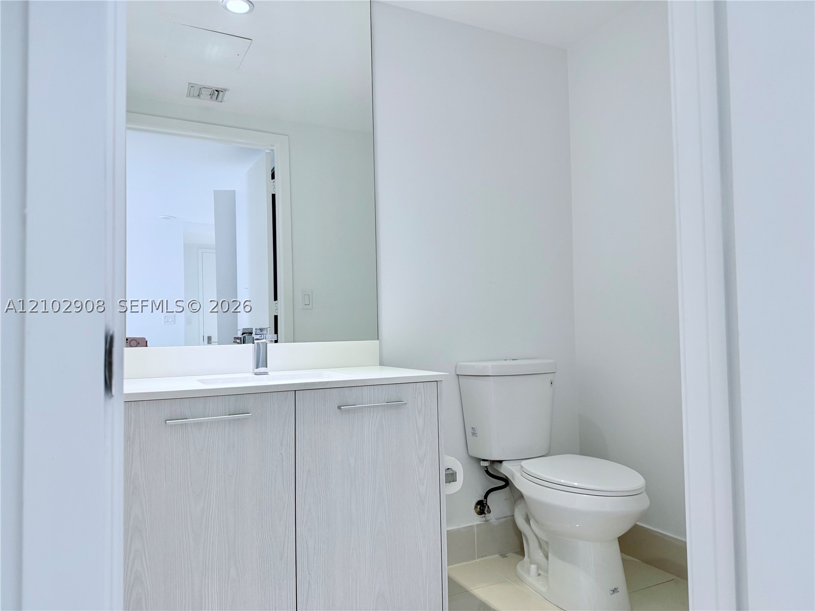 45 SW 9th St #1209, Miami FL 33130