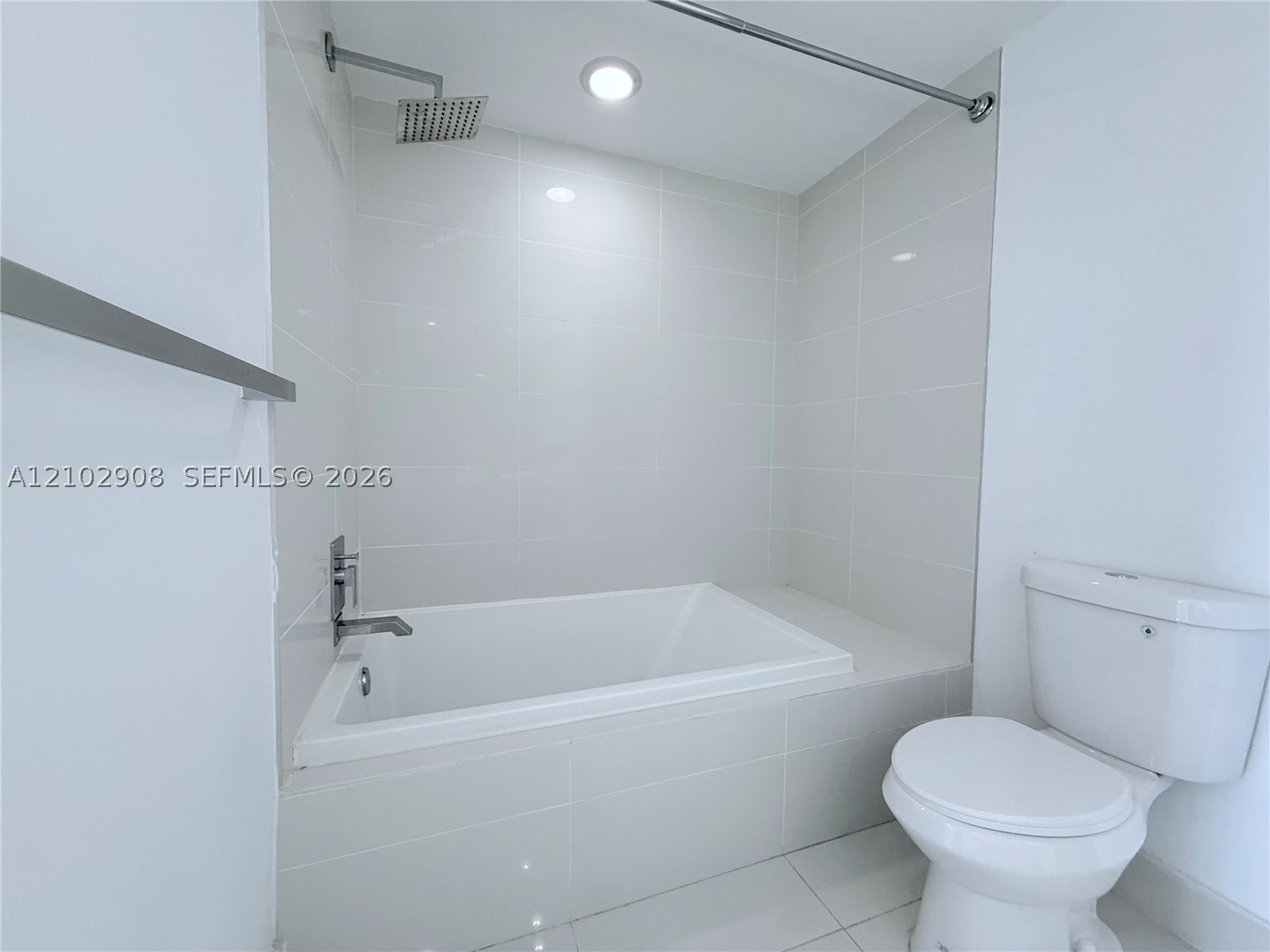 45 SW 9th St #1209, Miami FL 33130