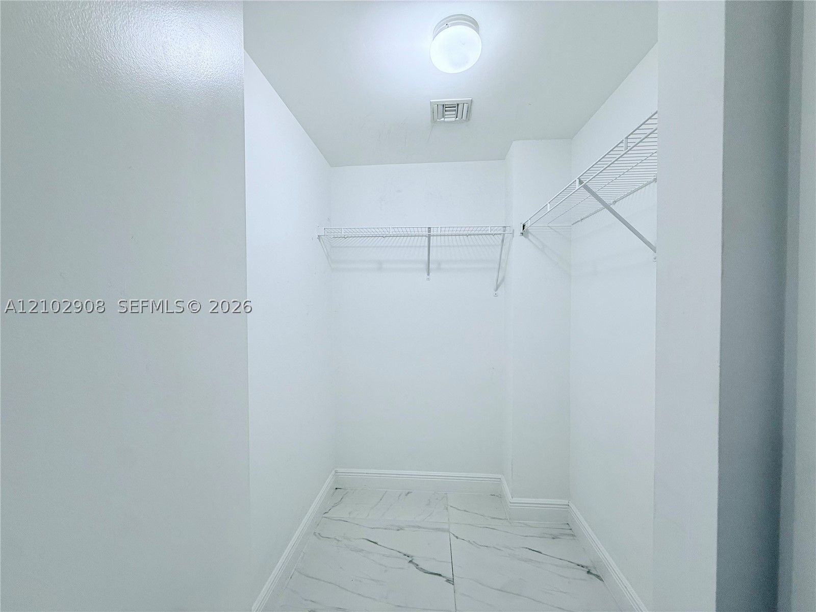 45 SW 9th St #1209, Miami FL 33130