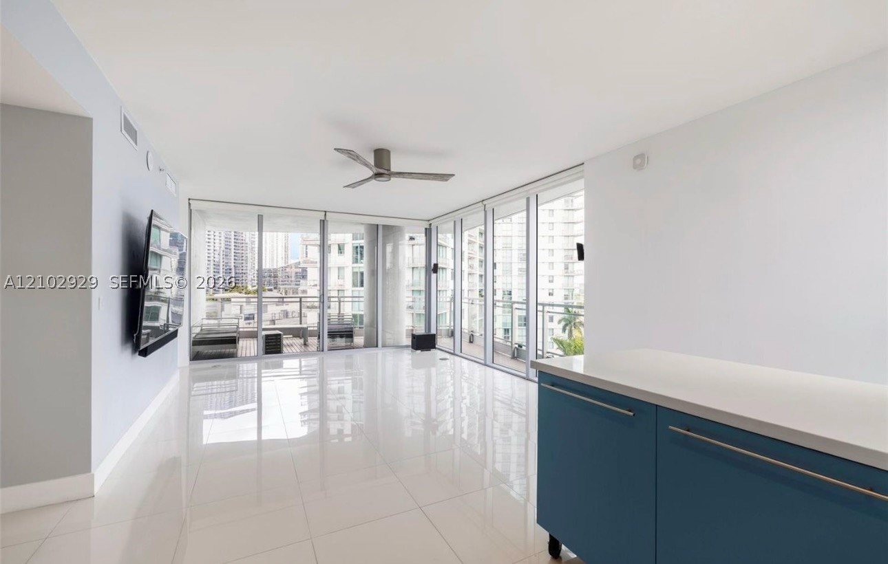 90 SW 3rd St #1613, Miami FL 33130