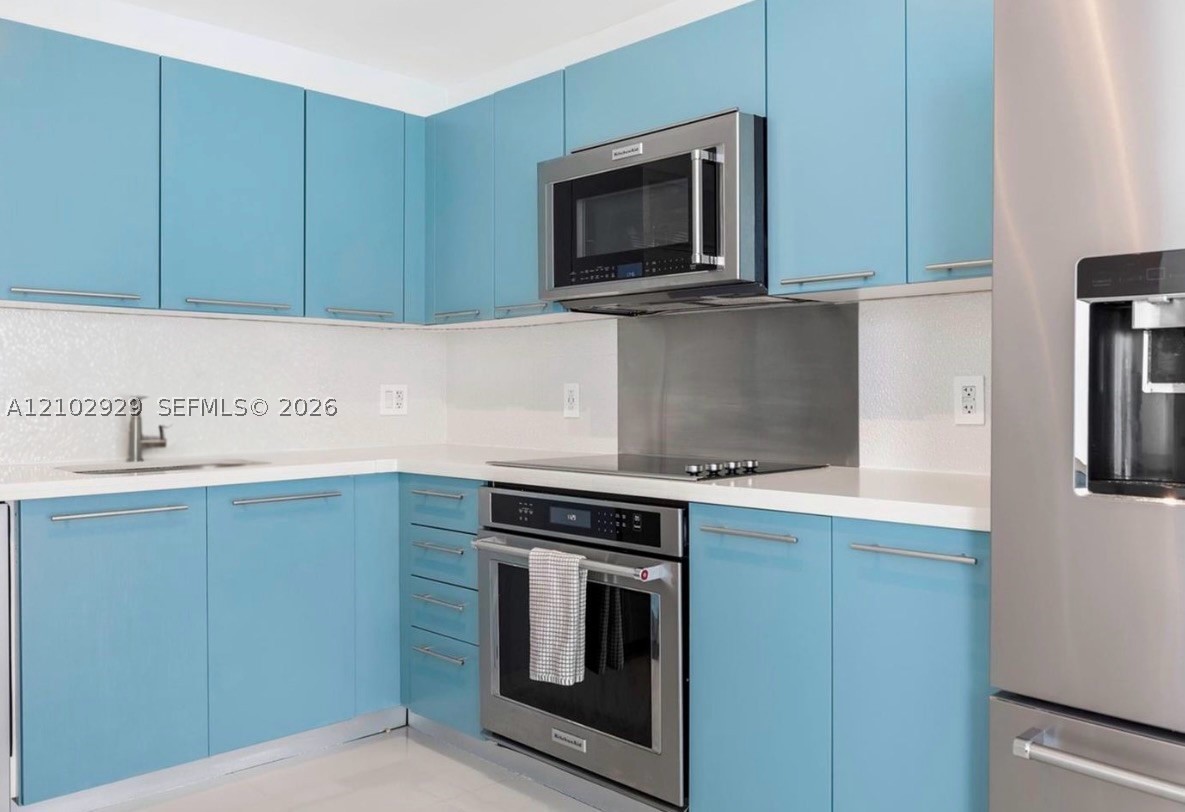 90 SW 3rd St #1613, Miami FL 33130