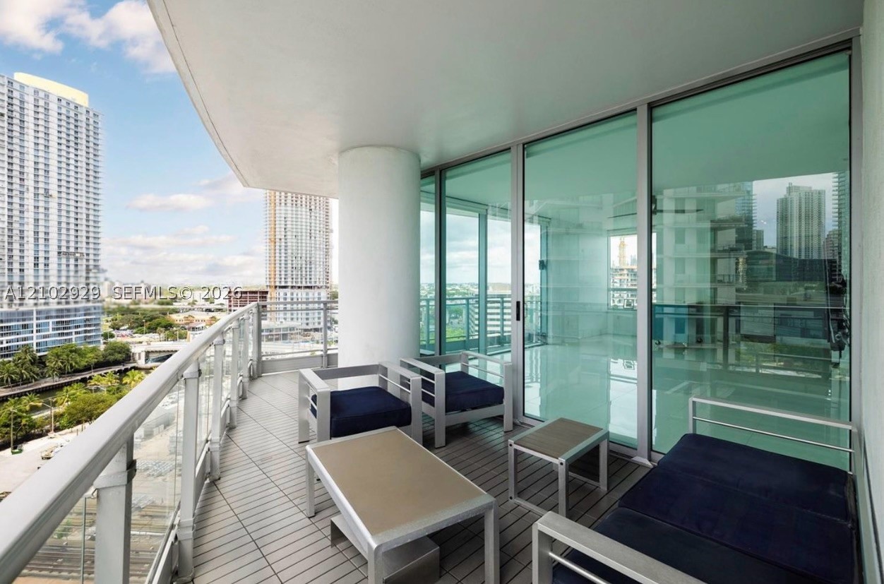 90 SW 3rd St #1613, Miami FL 33130