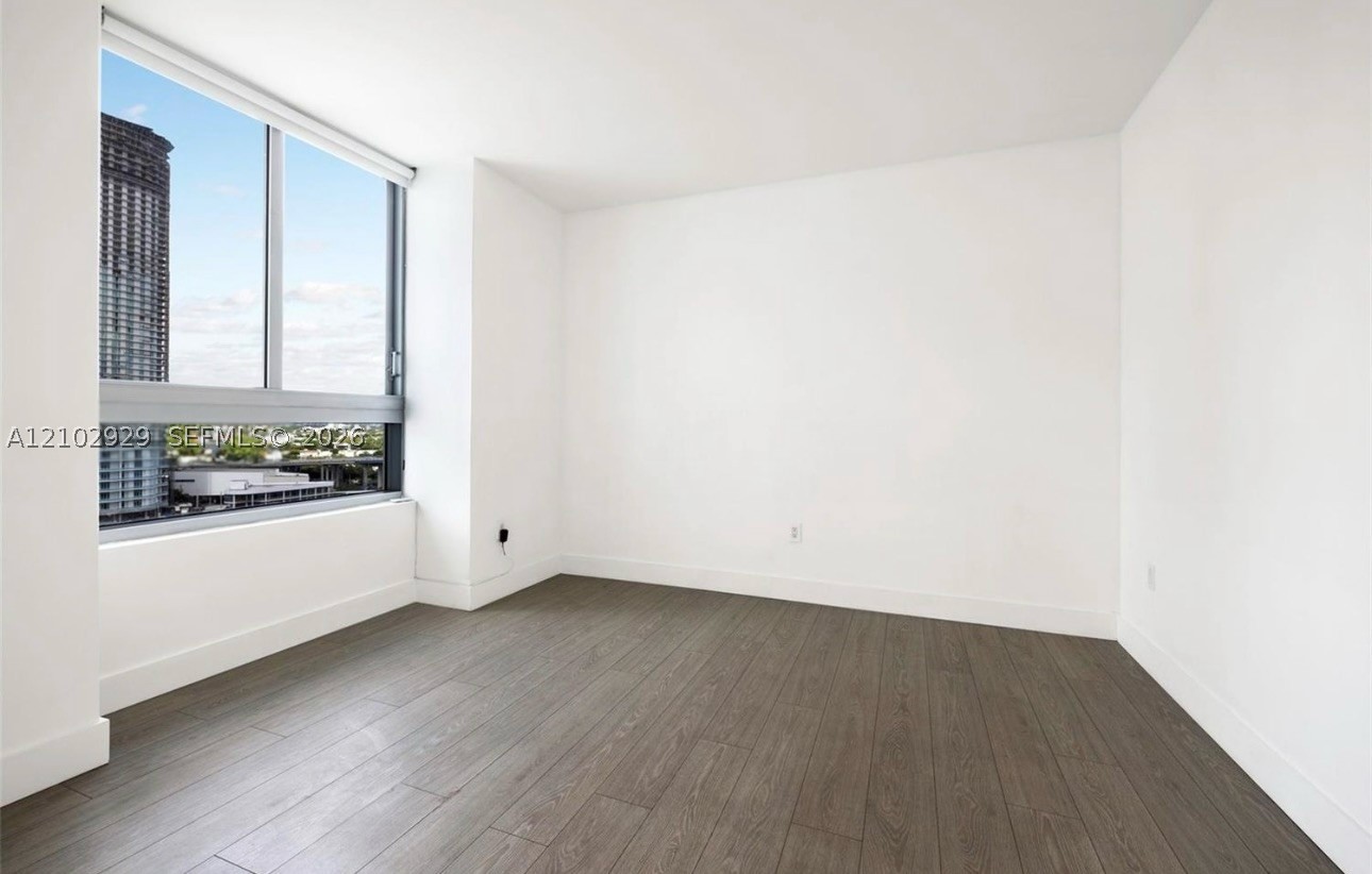 90 SW 3rd St #1613, Miami FL 33130