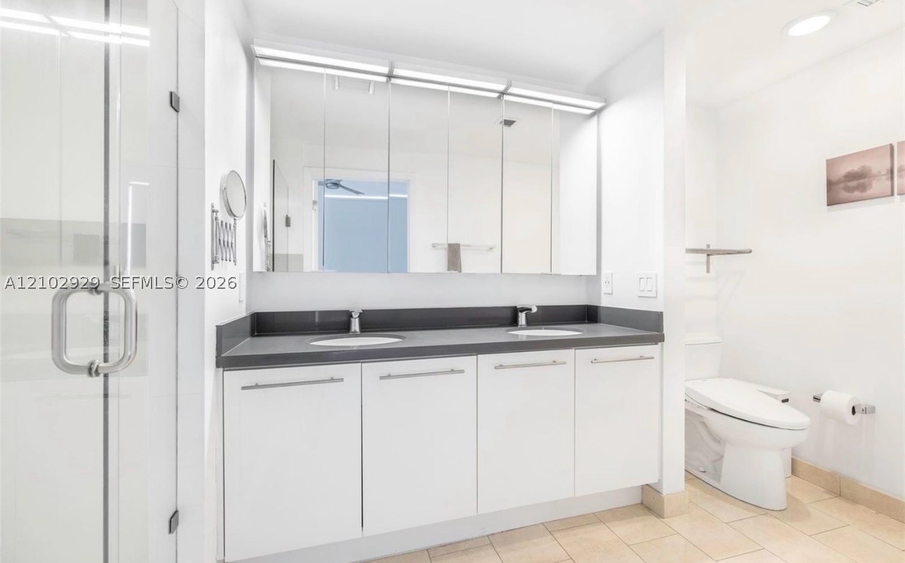 90 SW 3rd St #1613, Miami FL 33130
