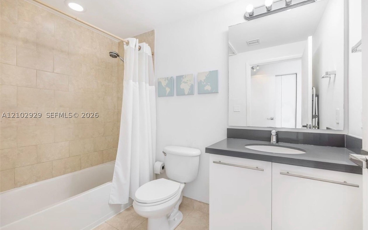 90 SW 3rd St #1613, Miami FL 33130