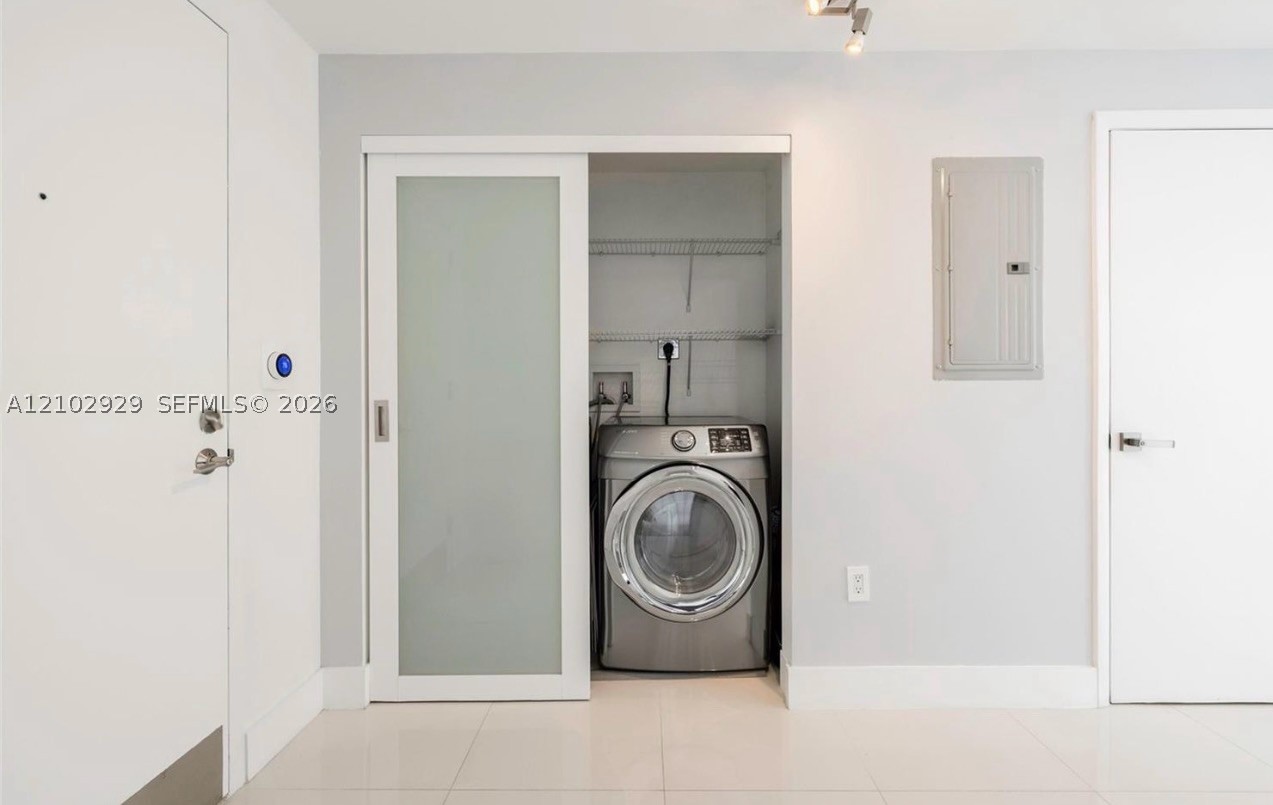 90 SW 3rd St #1613, Miami FL 33130
