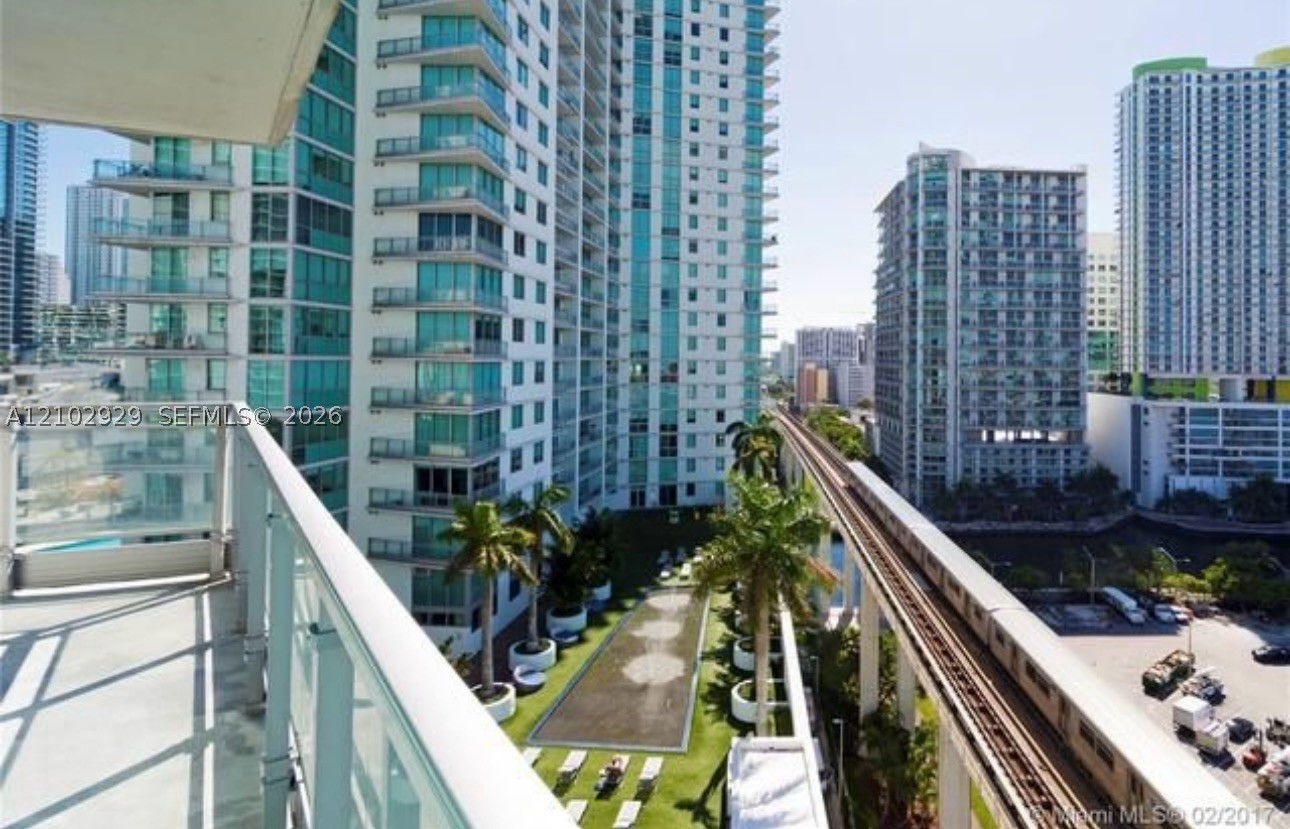 90 SW 3rd St #1613, Miami FL 33130