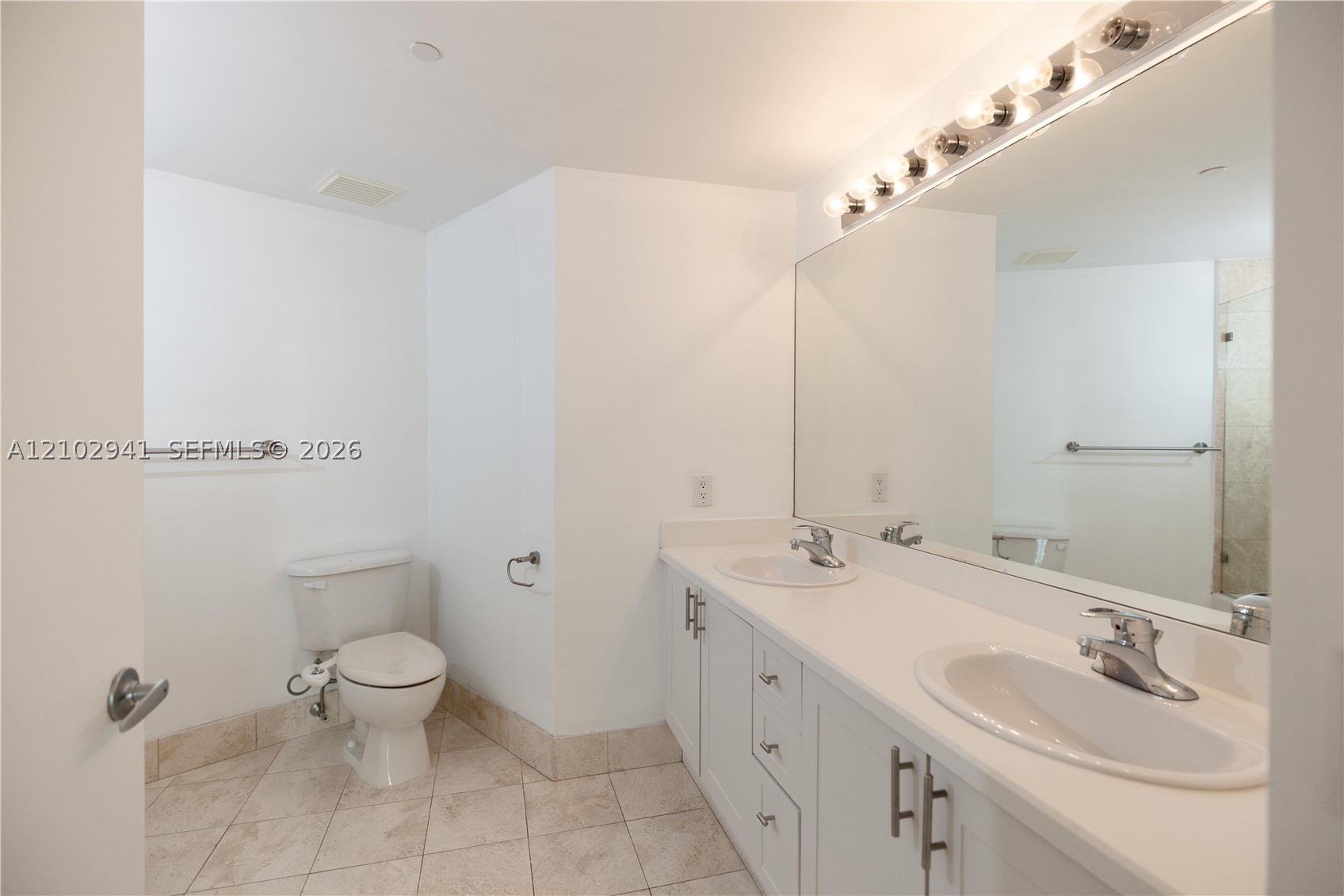 2475 Brickell Ave #1807, Miami FL 33129