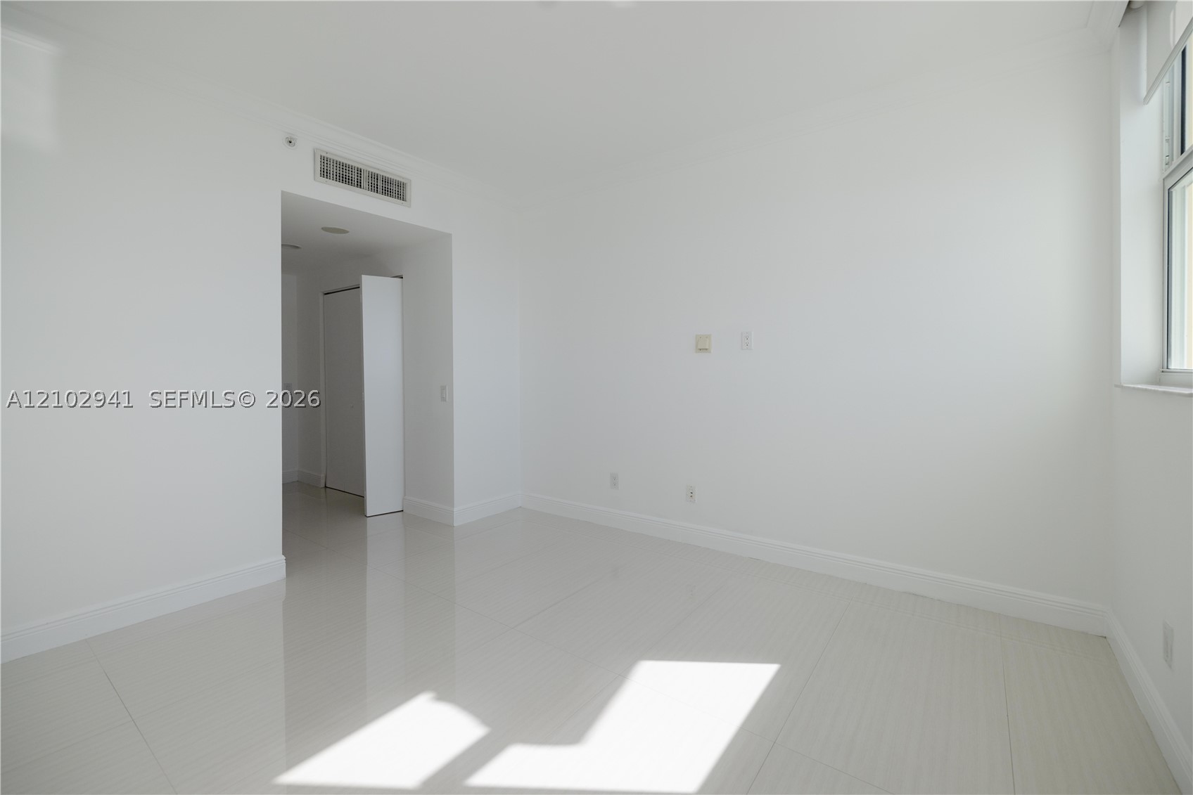 2475 Brickell Ave #1807, Miami FL 33129