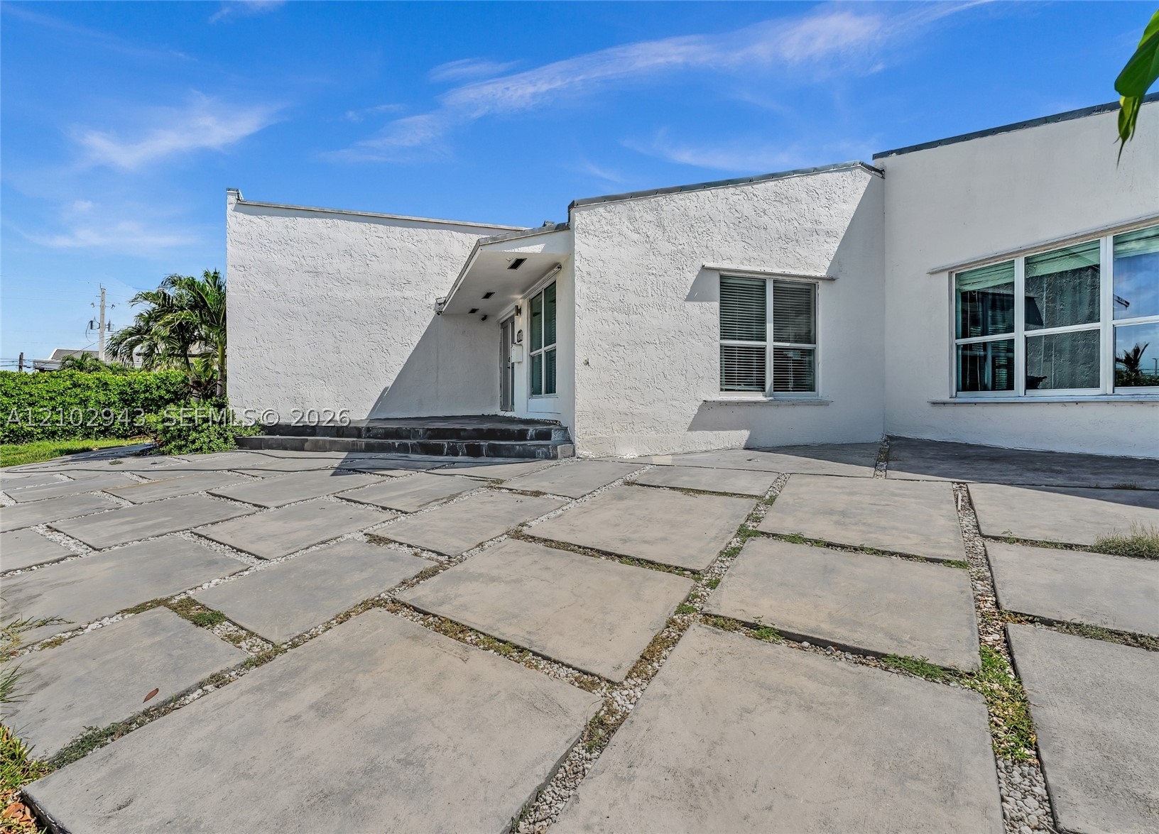 2001 NE 122nd Rd #2001, North Miami FL 33181