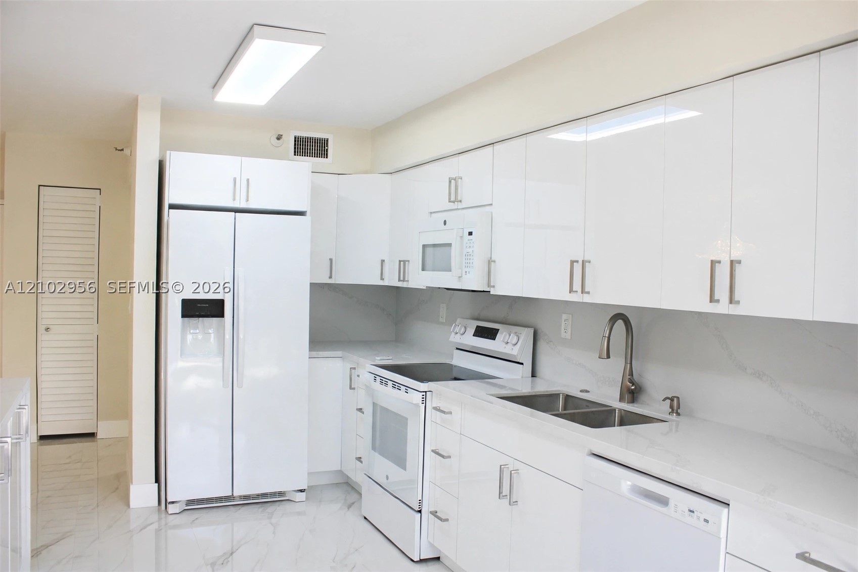 19101 NE 36th Ct #302, Aventura FL 33180
