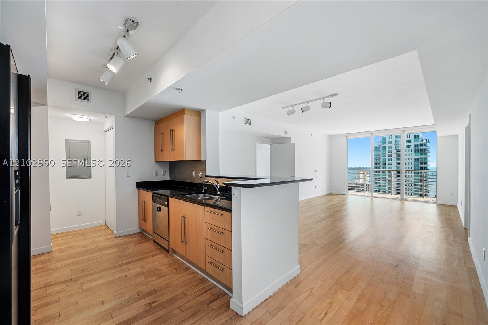 325 S Biscayne Blvd #3921, Miami FL 33131