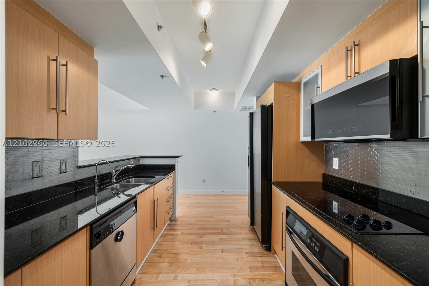 325 S Biscayne Blvd #3921, Miami FL 33131