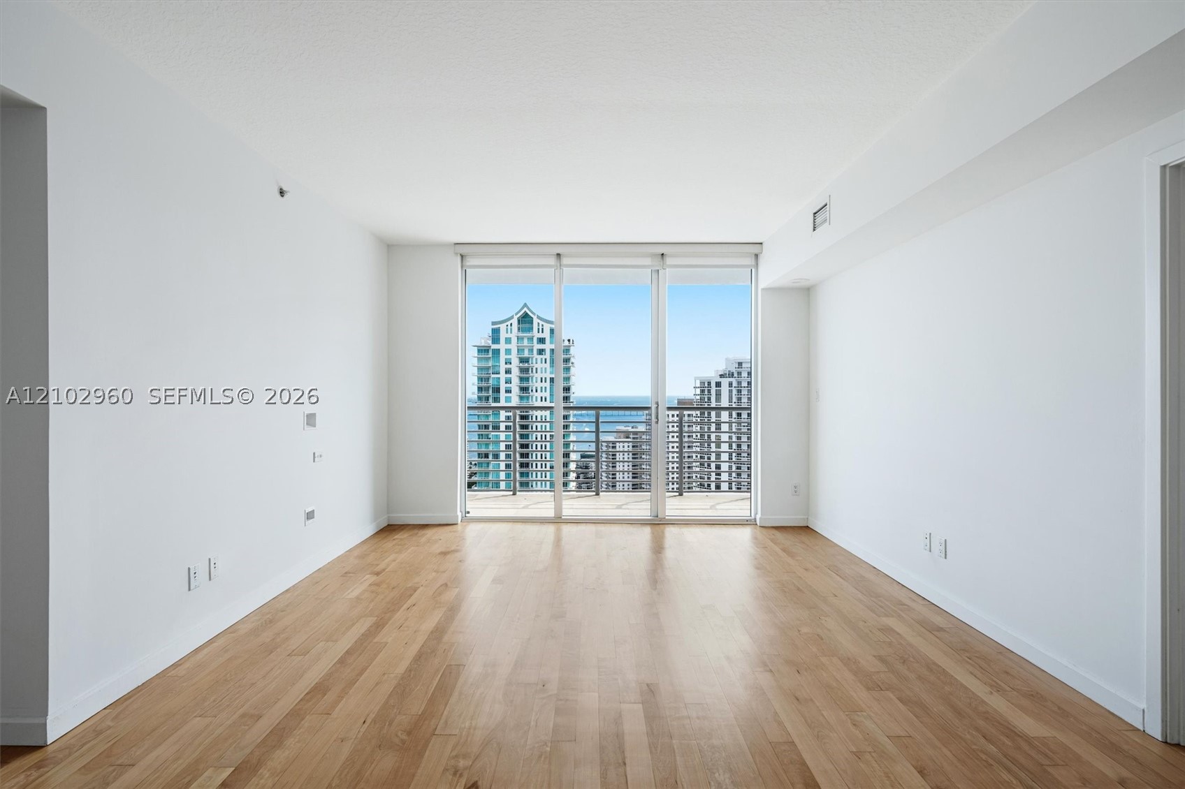 325 S Biscayne Blvd #3921, Miami FL 33131