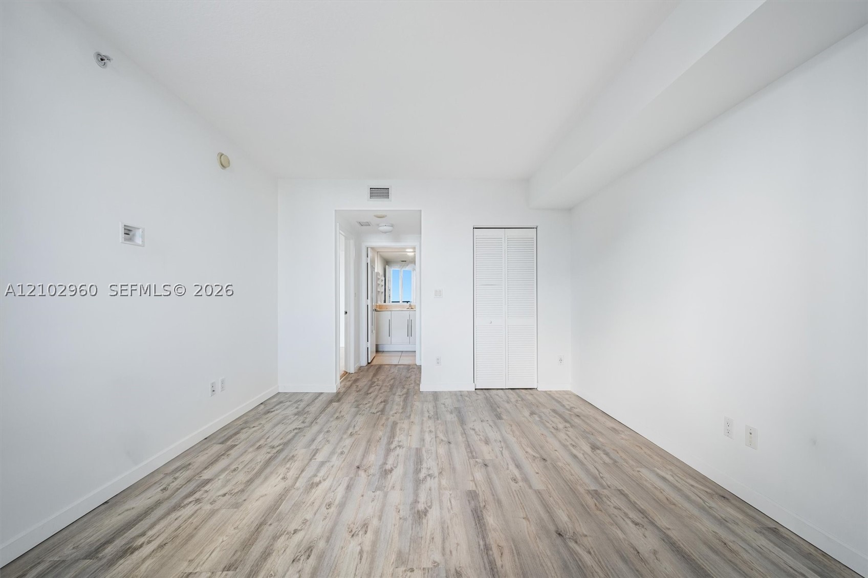 325 S Biscayne Blvd #3921, Miami FL 33131
